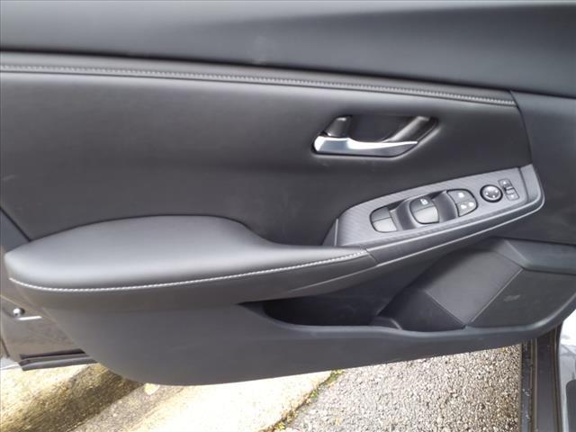 Vehicle image 6 of 14