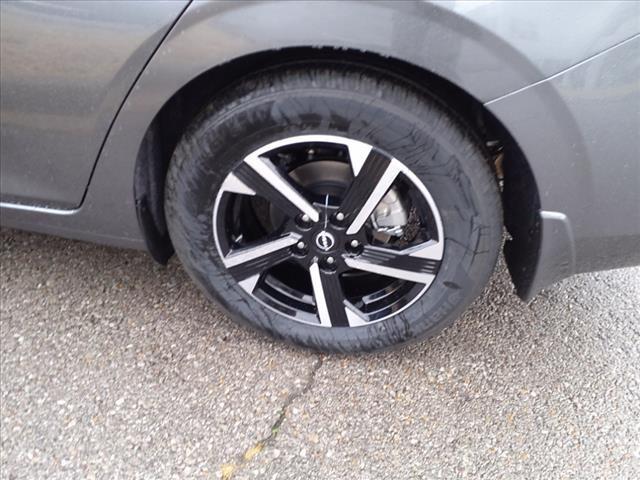 Vehicle image 4 of 14