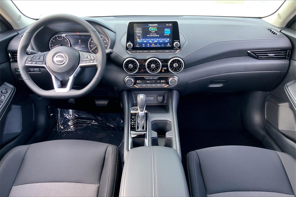 2025 Nissan Sentra SV Image 10 of 14