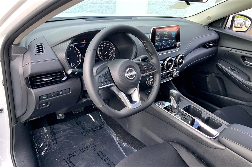 2025 Nissan Sentra SV Image 9 of 14