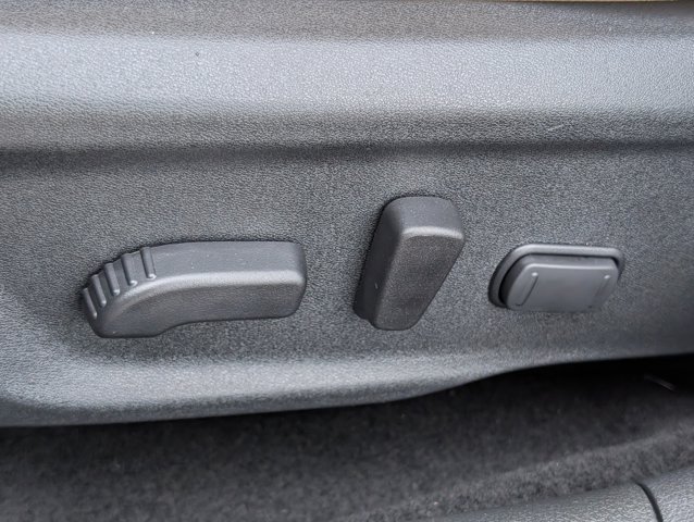 2025 Nissan Sentra SV Image 17 of 27