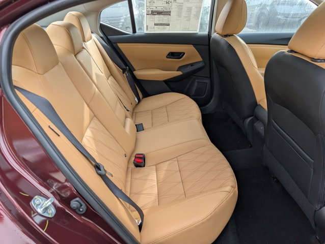 2025 Nissan Sentra SV Image 7 of 27