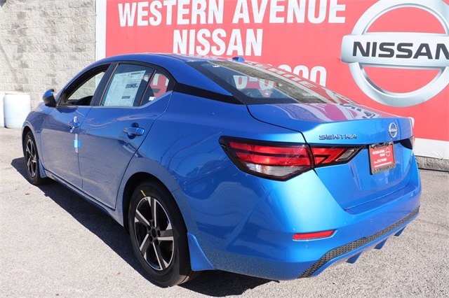 Vehicle image 15 of 25