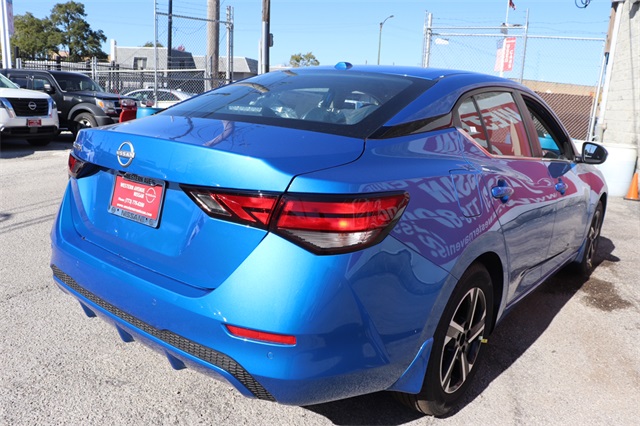 Vehicle image 9 of 25