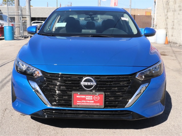 Vehicle image 4 of 25