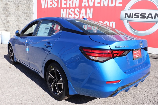 Vehicle image 14 of 25