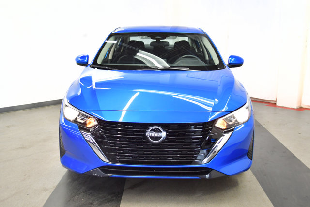 2025 Nissan Sentra SV Image 2 of 36