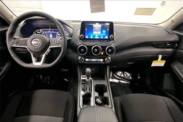 Vehicle image 7 of 35
