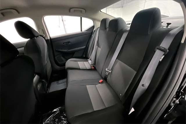 Vehicle image 12 of 35