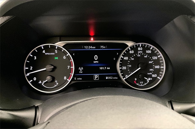Vehicle image 23 of 35