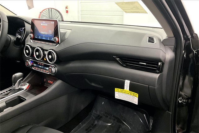 Vehicle image 32 of 35