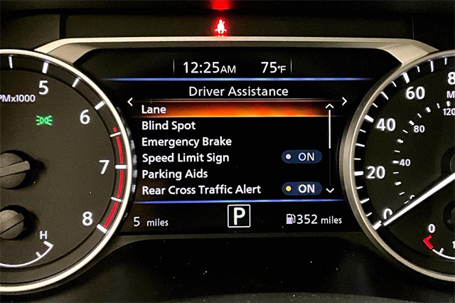 Vehicle image 27 of 35