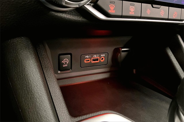 Vehicle image 26 of 35