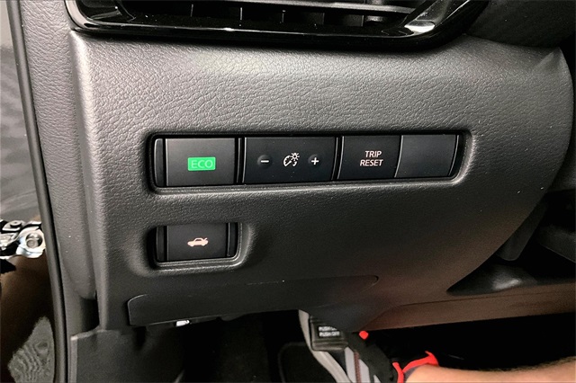 Vehicle image 28 of 35
