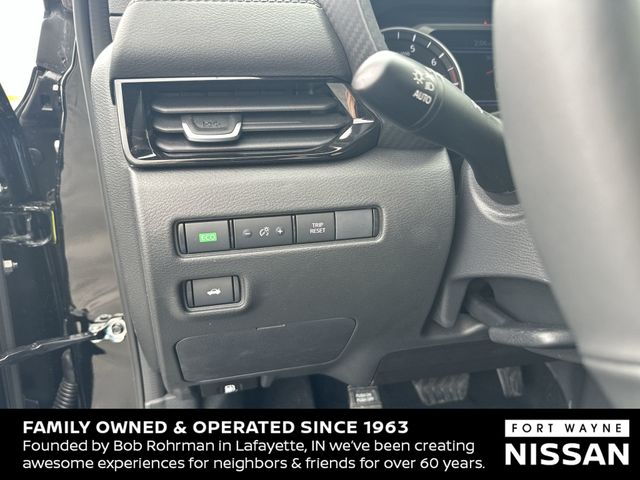 Vehicle image 15 of 37