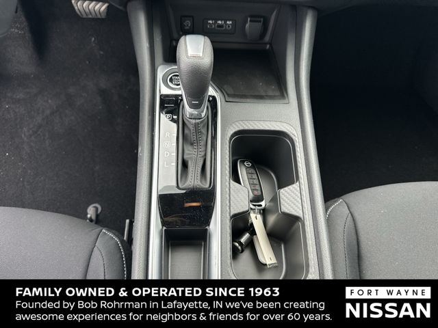 Vehicle image 29 of 37