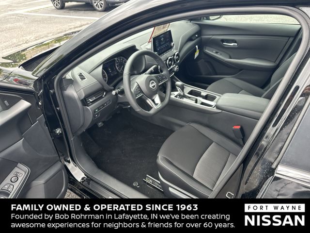 Vehicle image 33 of 37