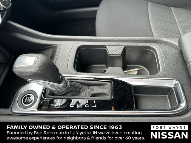 Vehicle image 21 of 37