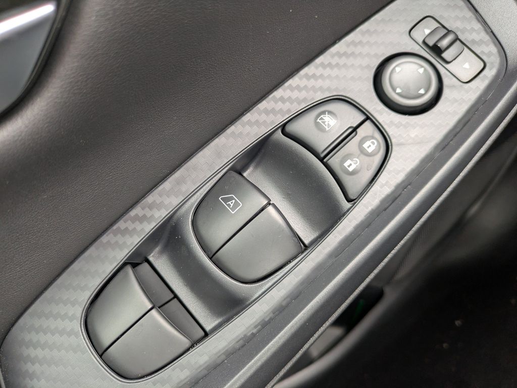 2025 Nissan Sentra SV Image 19 of 27