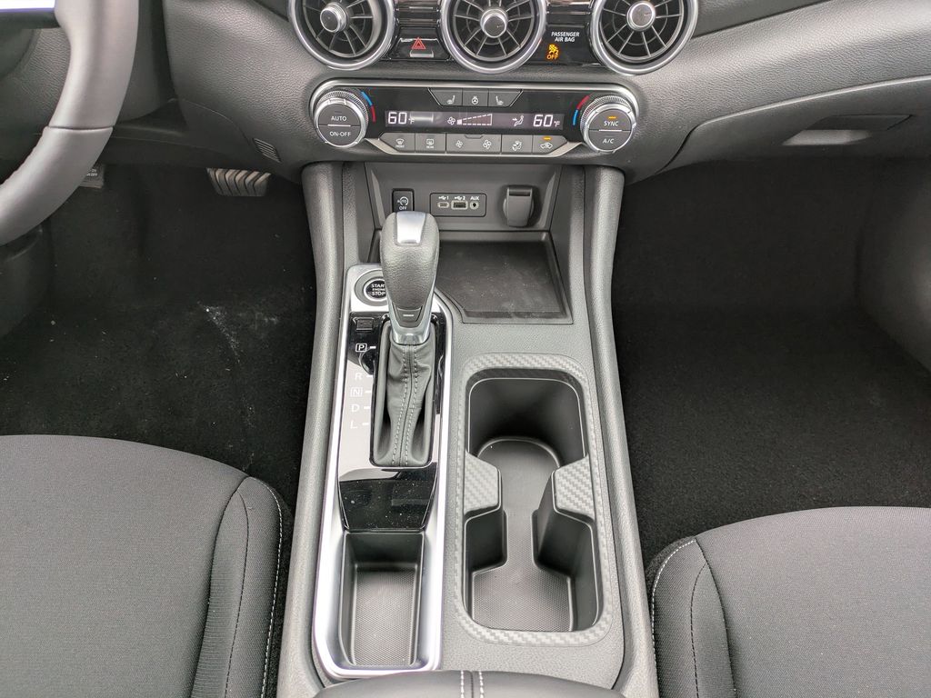 2025 Nissan Sentra SV Image 18 of 27