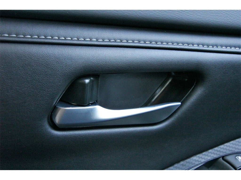 Vehicle image 15 of 23