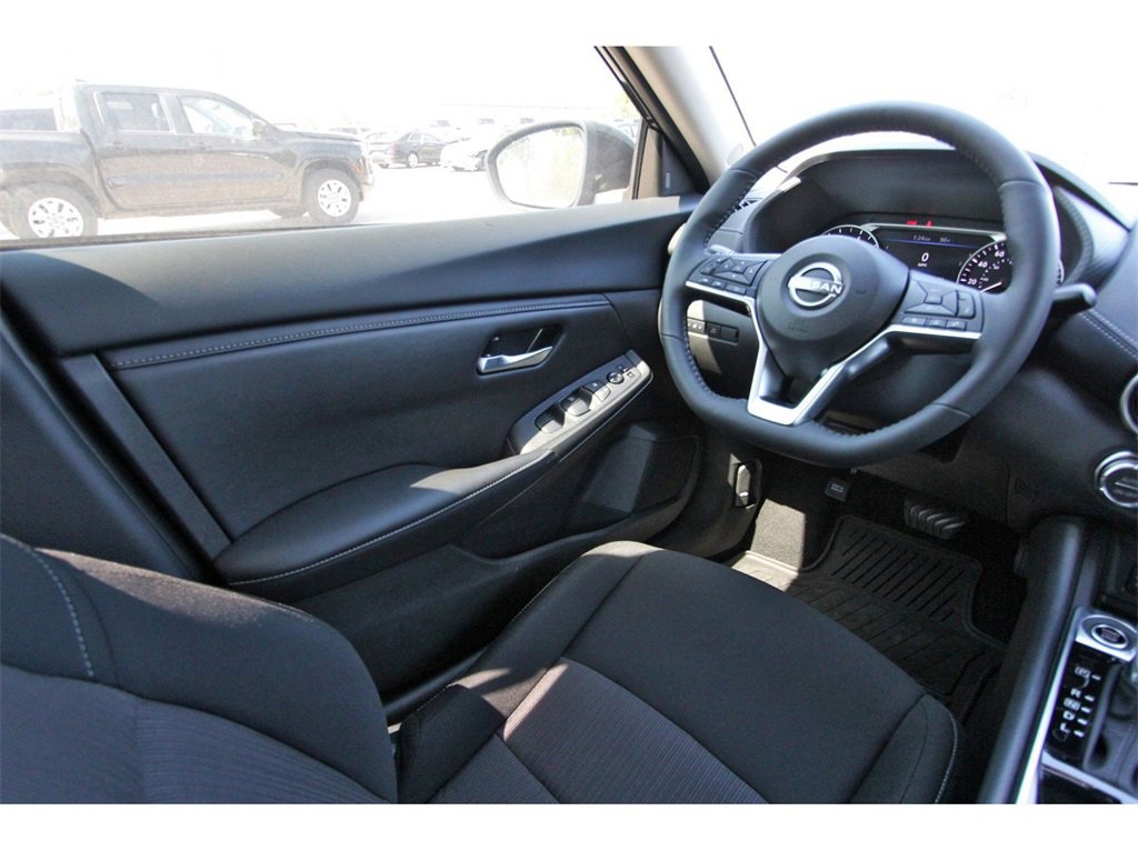 Vehicle image 6 of 23