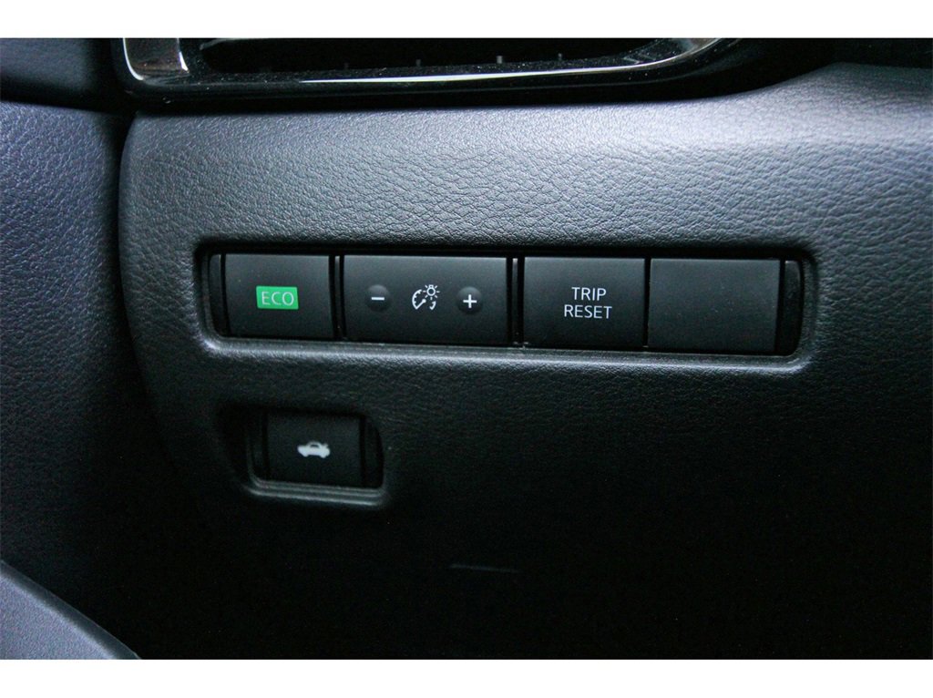Vehicle image 14 of 23