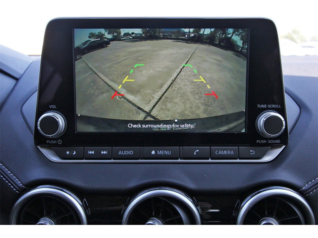 Vehicle image 18 of 23