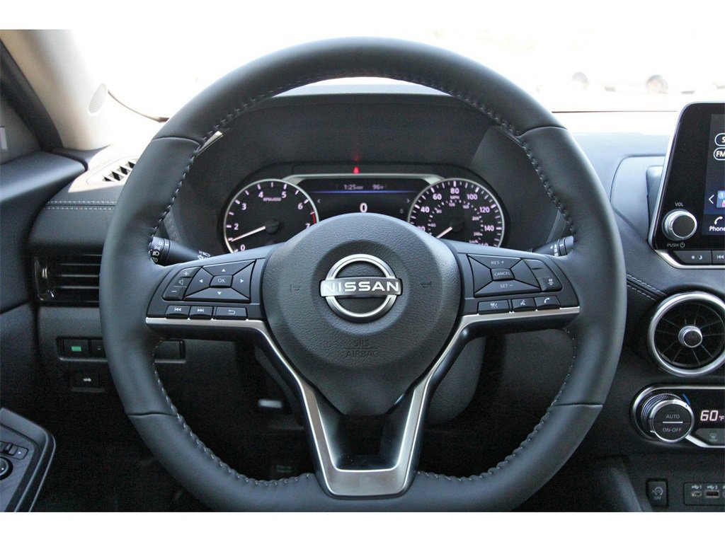 Vehicle image 11 of 23