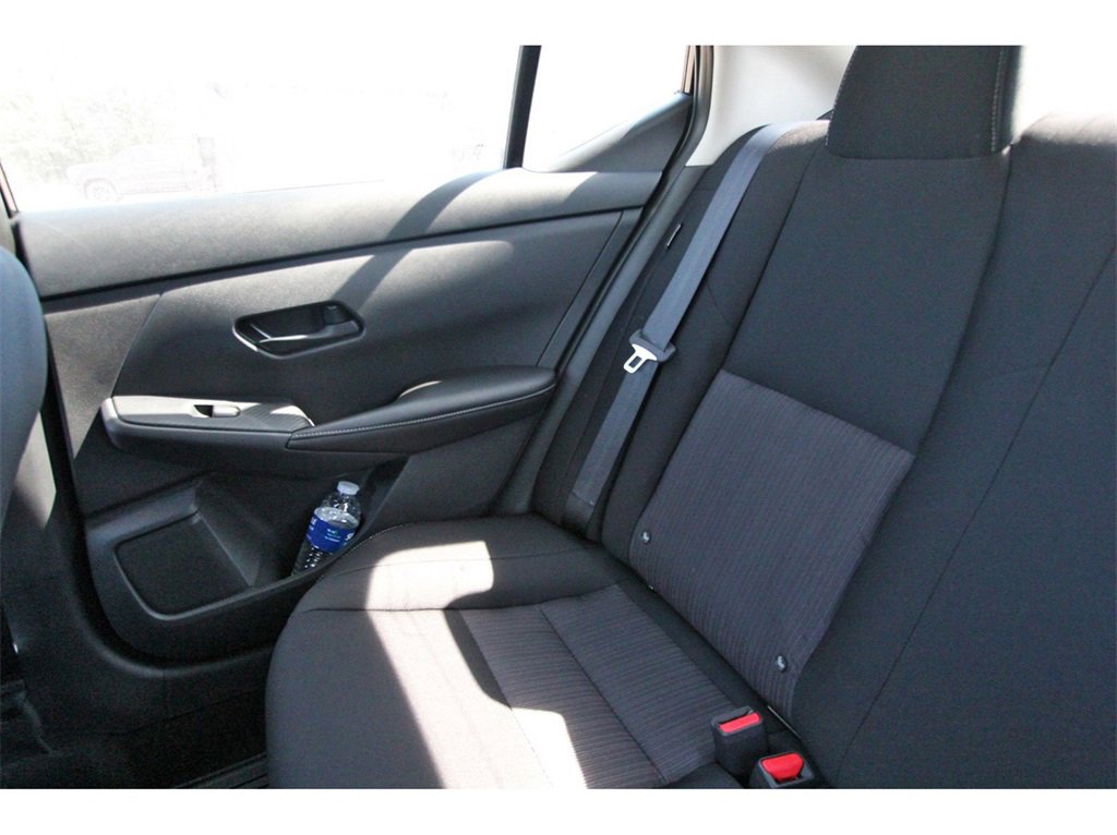 Vehicle image 9 of 23
