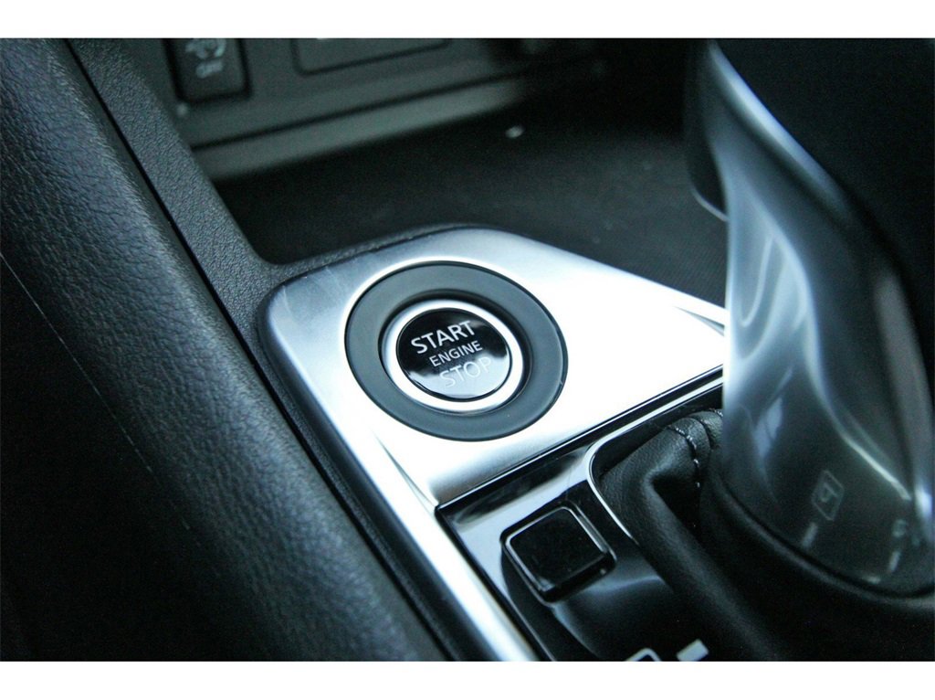 Vehicle image 13 of 23