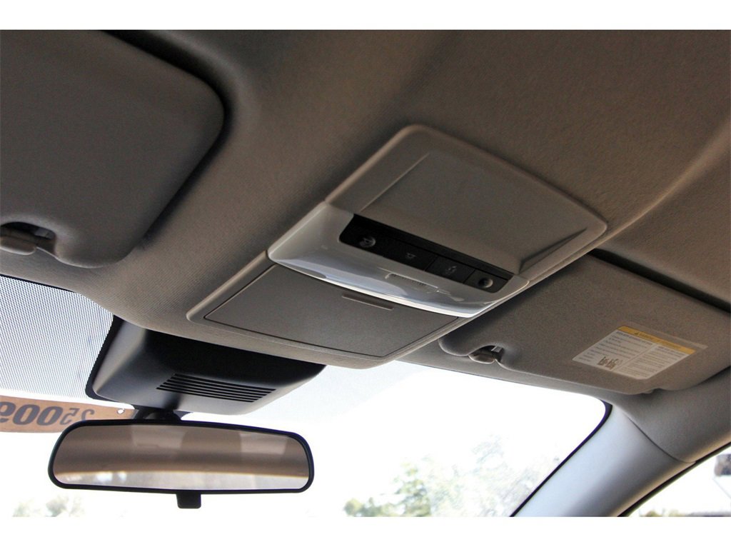 Vehicle image 17 of 23