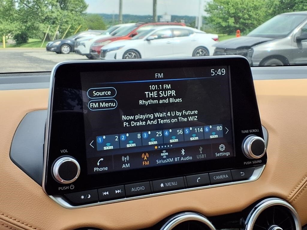 Vehicle image 19 of 24