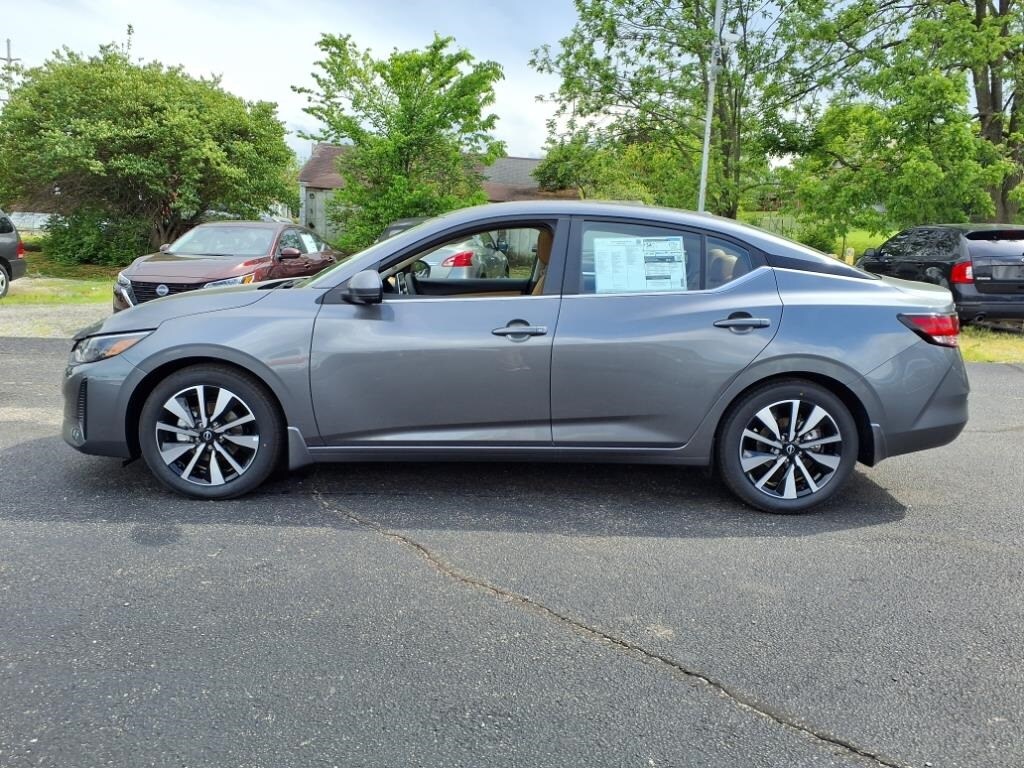 Vehicle image 9 of 24