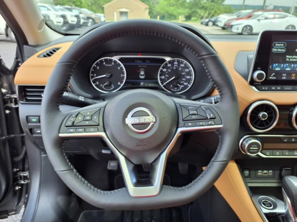 Vehicle image 23 of 24