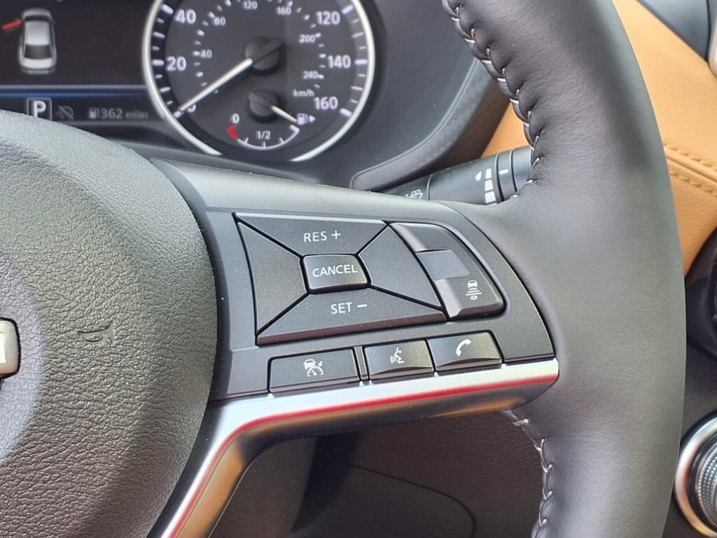 Vehicle image 22 of 24
