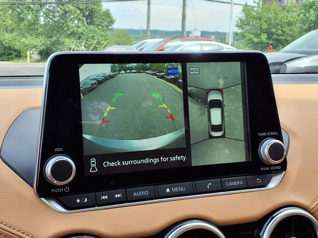 Vehicle image 20 of 24