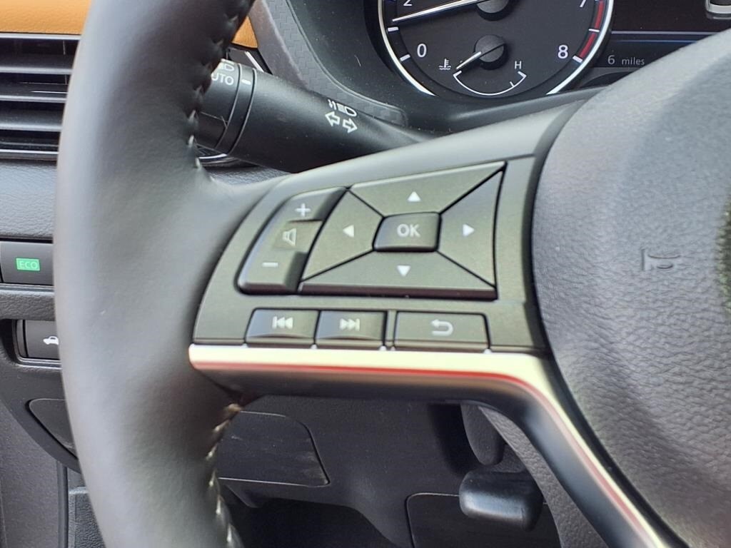 Vehicle image 21 of 24