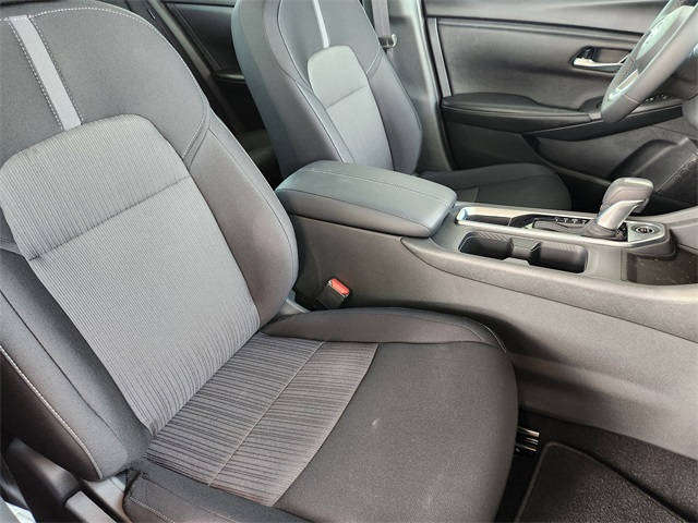 Vehicle image 9 of 21