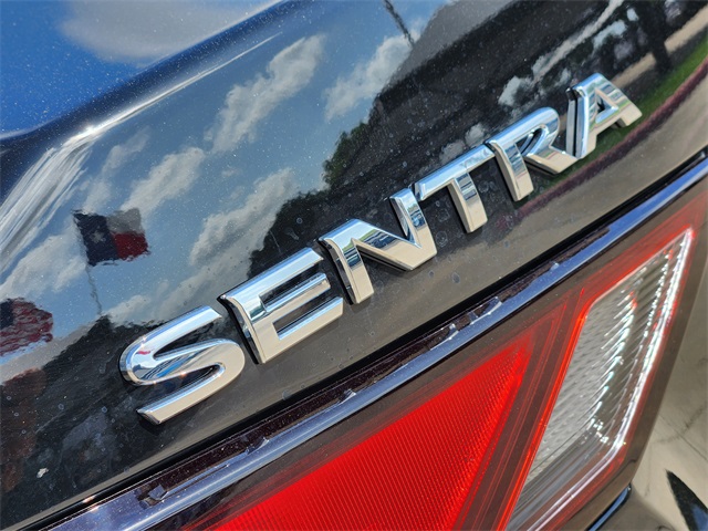 Vehicle image 18 of 21