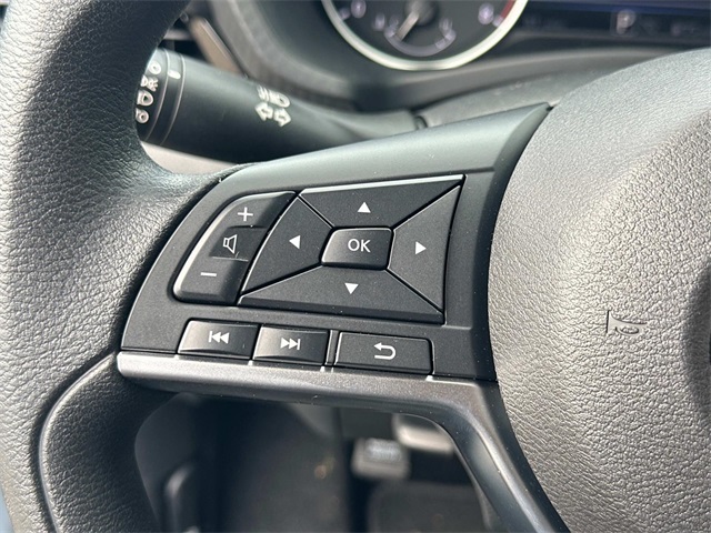 Vehicle image 14 of 18