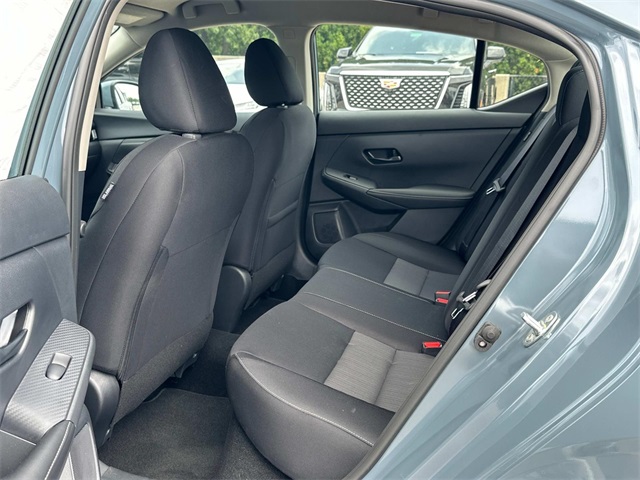Vehicle image 8 of 18