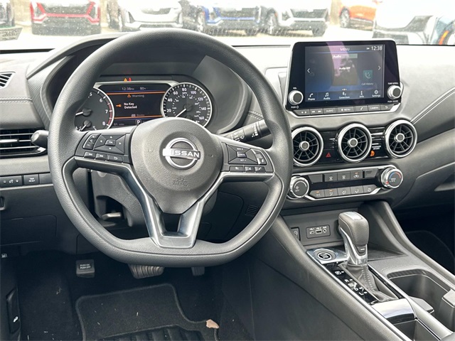 Vehicle image 10 of 18