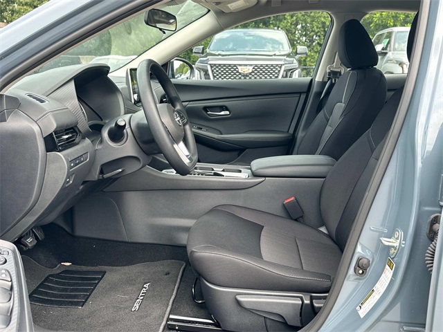 Vehicle image 9 of 18