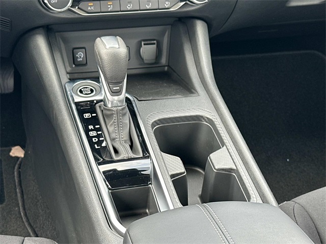 Vehicle image 12 of 18