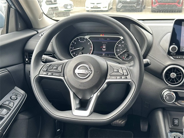 Vehicle image 17 of 18