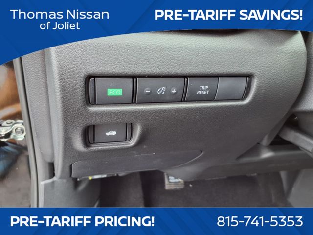 Vehicle image 22 of 25