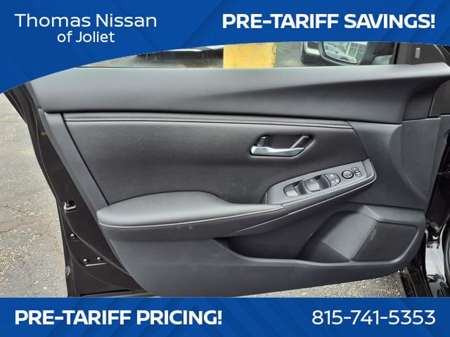 Vehicle image 20 of 25