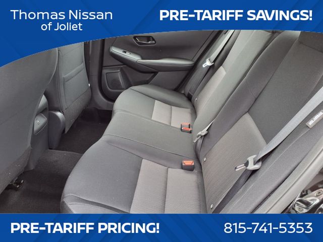 Vehicle image 13 of 25