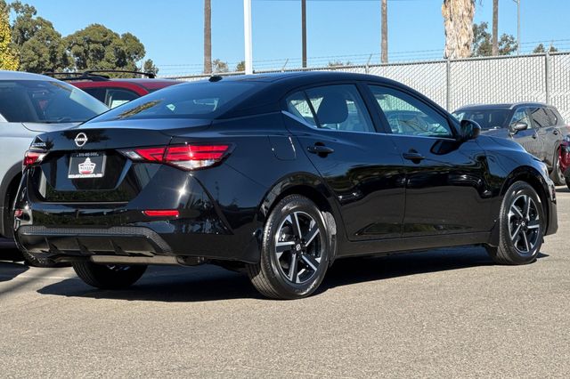 Vehicle image 5 of 20